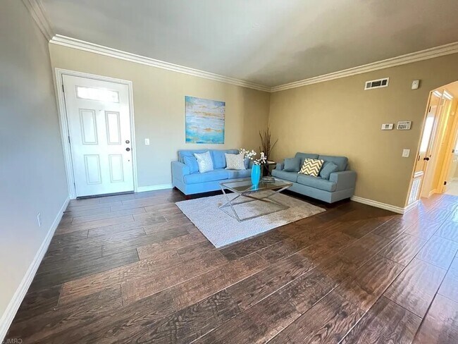 Building Photo - 195 Avenida Descanso