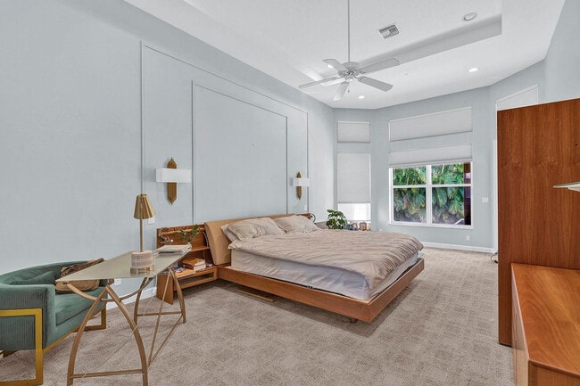 Building Photo - 9737 Parkview Ave