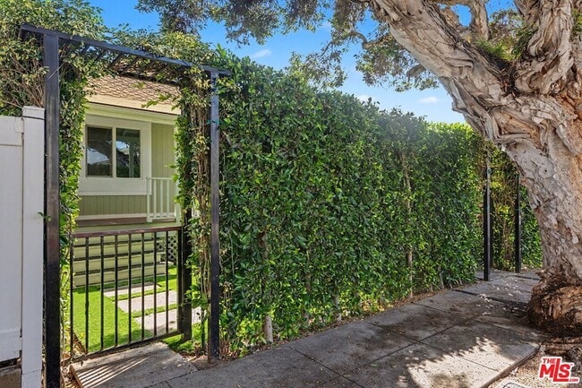 Building Photo - 516 Hill St