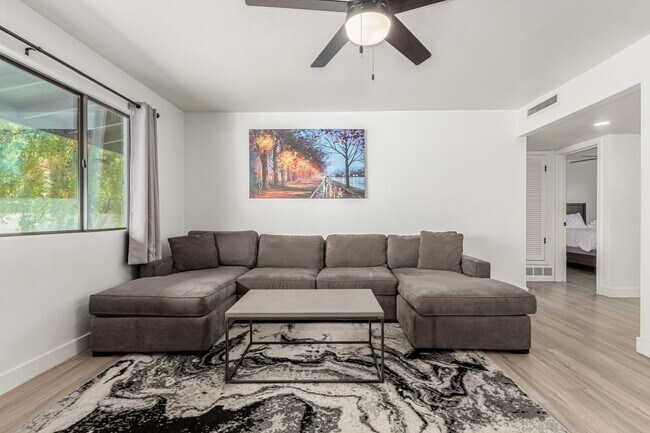 Building Photo - 6622 E Avalon Dr