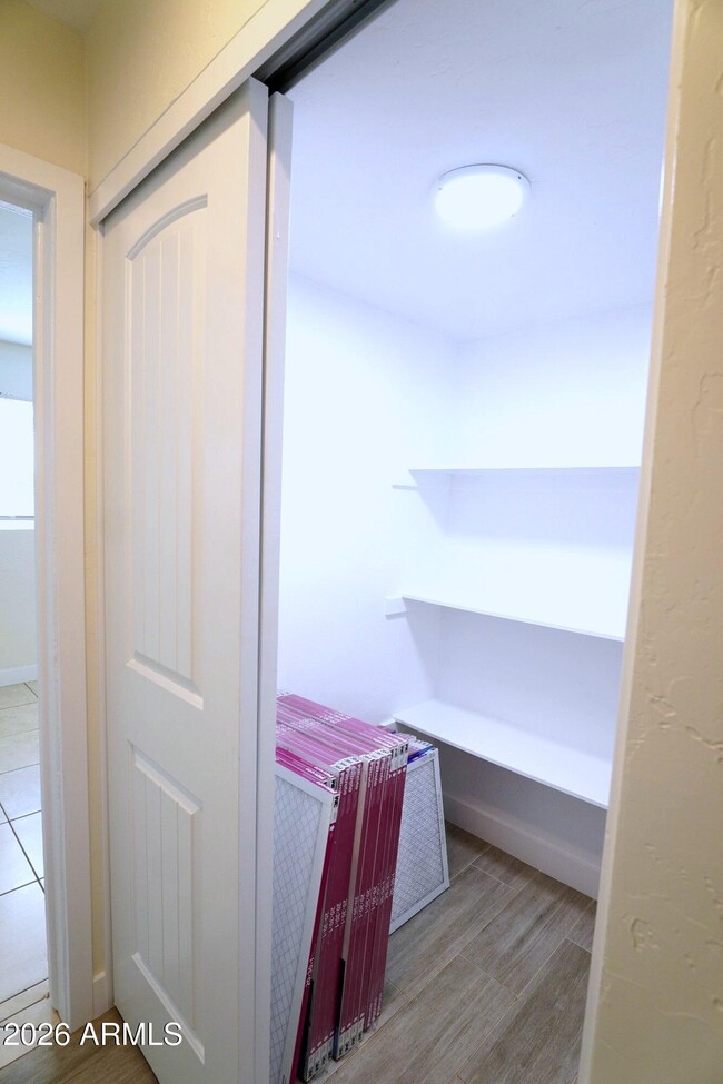 Building Photo - 2114 W San Juan Ave