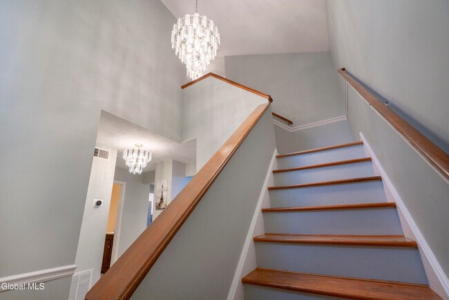 Building Photo - 4 Tompion Ln