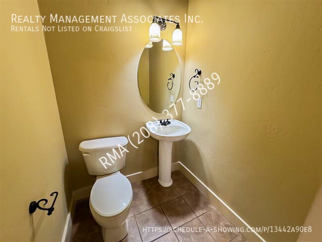 Building Photo - 919 E Boise Ave