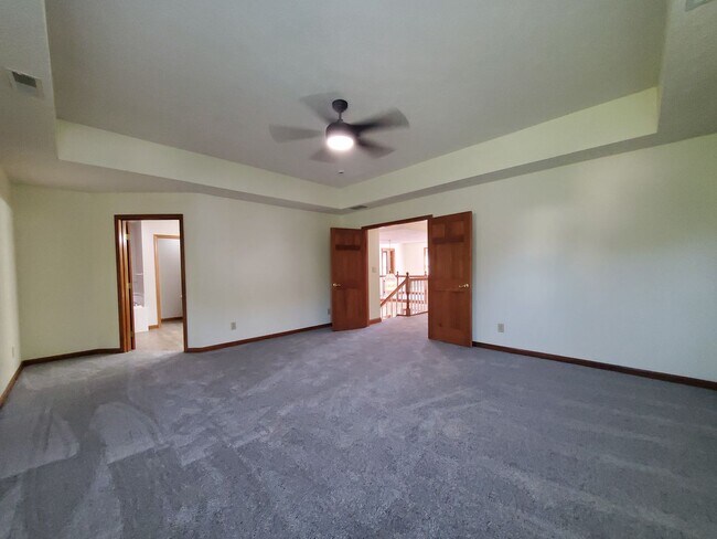 Building Photo - Stunning 4 Bedroom 3.5 Bath Home