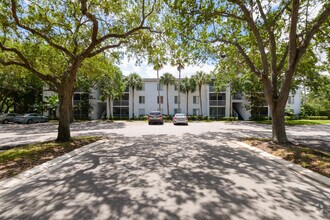 Building Photo - 2504 SE Anchorage Cove