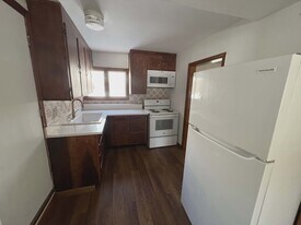 Building Photo - 2 Shaker Rd