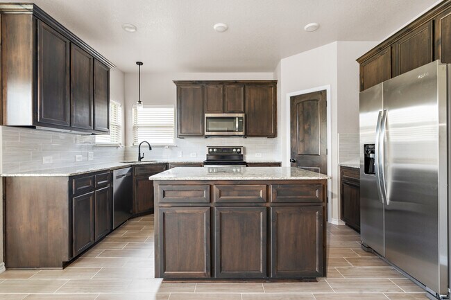 Building Photo - 602 Dred Roger Circle