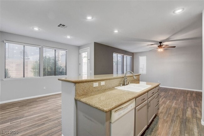 Building Photo - 5643 Almocita Ct