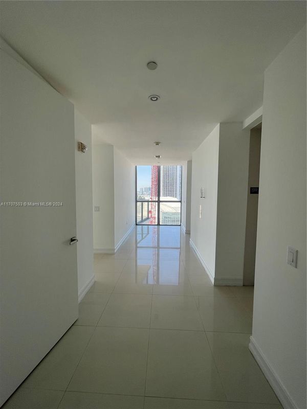 Building Photo - 1100 Biscayne Blvd
