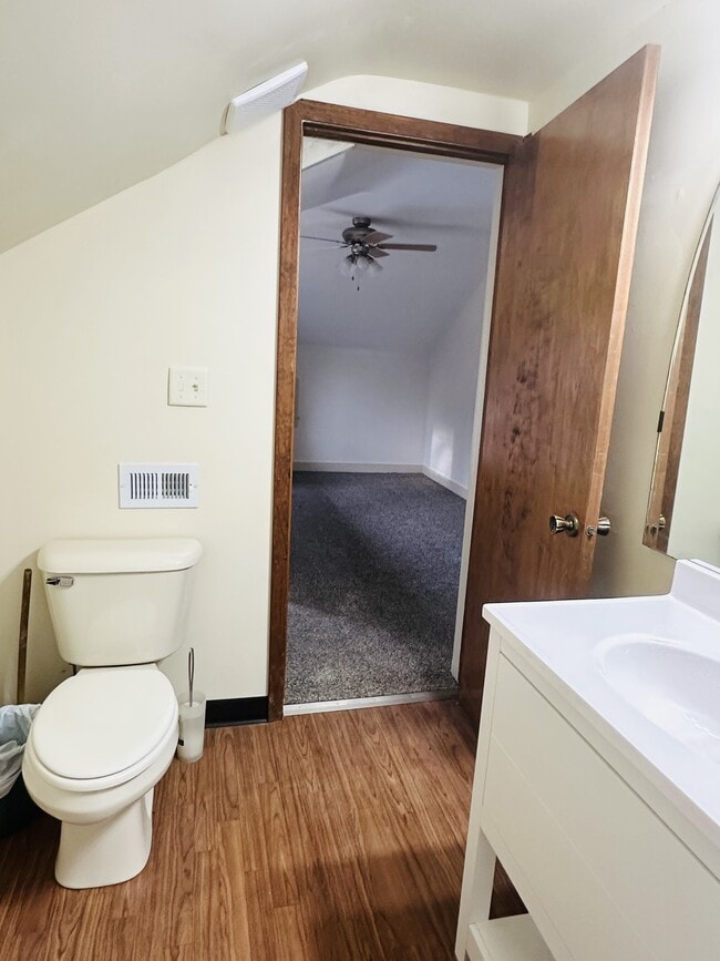 Building Photo - 340 N Mill St