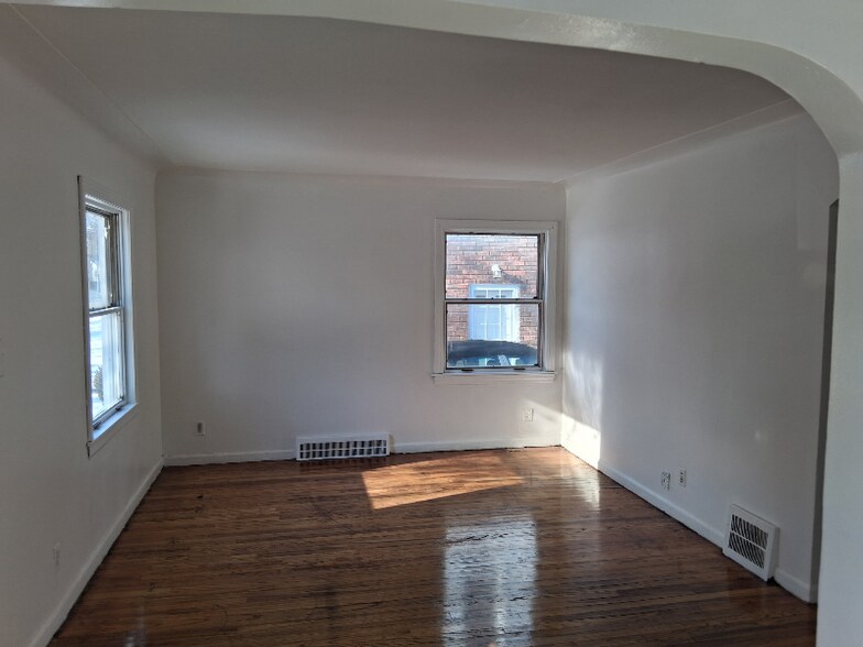 Building Photo - 20269 Elkhart St