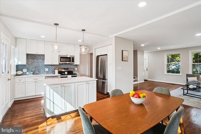 Building Photo - 4642 31st Rd S