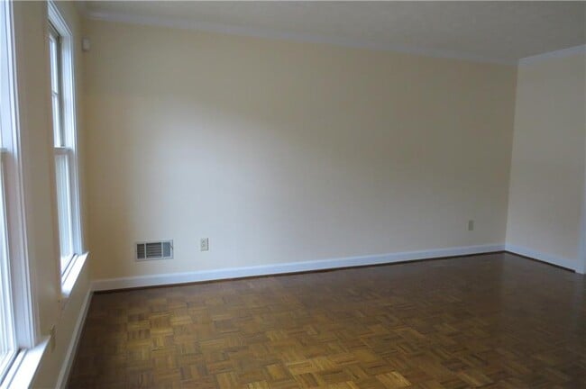 Building Photo - 3165 Henderson Walk
