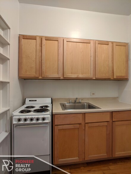 Building Photo - 556 W Arlington Pl
