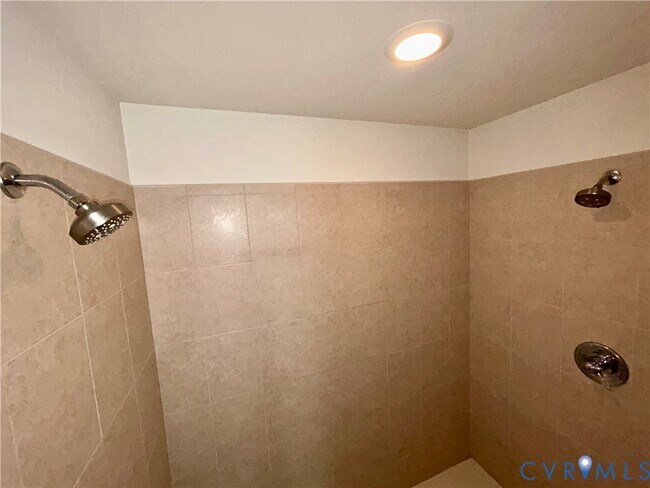 Building Photo - 4700 Jaydee Dr
