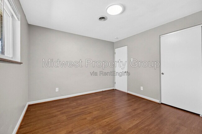 Building Photo - 2050 Goodale Ave