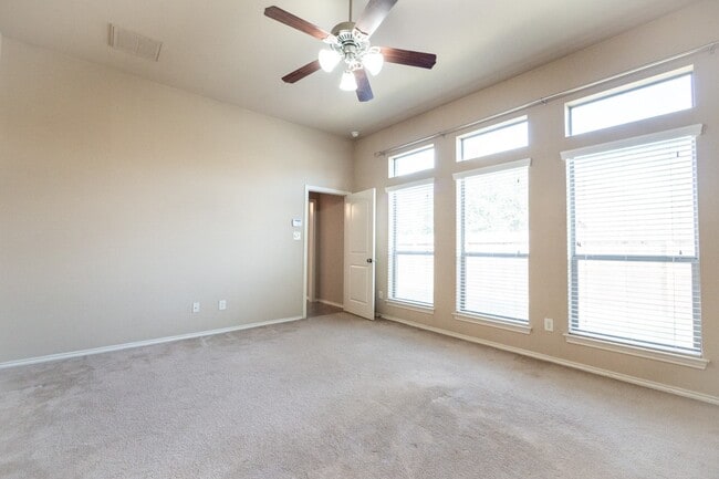 Building Photo - 5211 Belvedere Dr