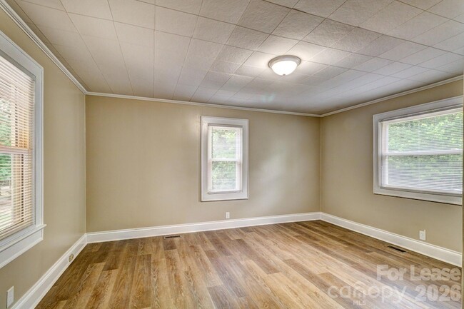 Building Photo - 207 Ramsey St