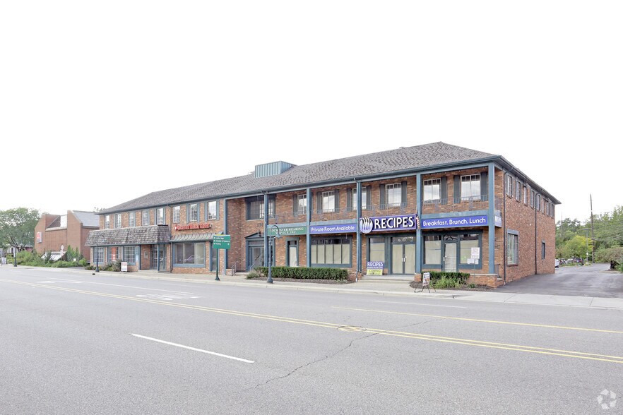 Building Photo - River Square Apartments