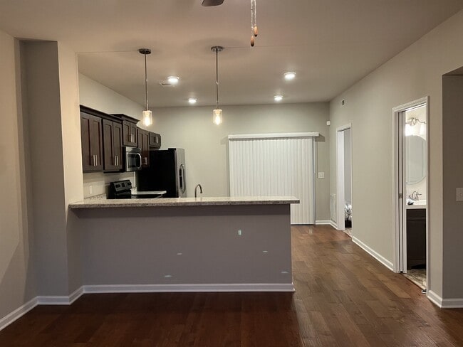 Building Photo - Cozy and Convenient Condo Living at Cambri...