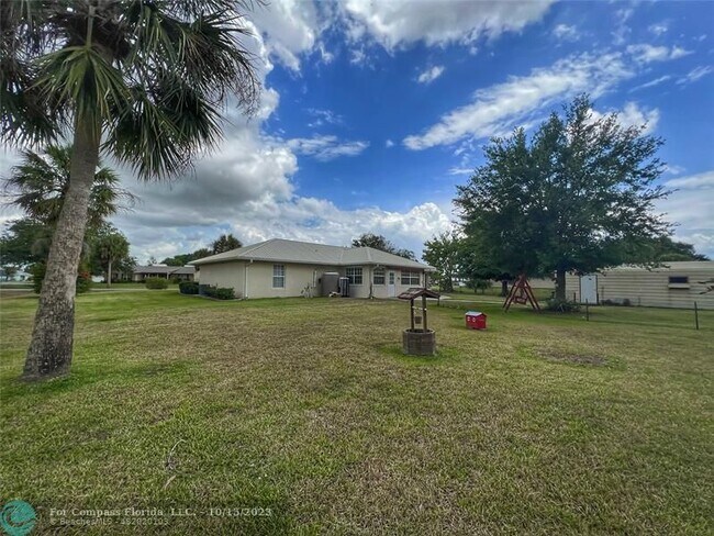 Building Photo - 1051 SW 85th Way