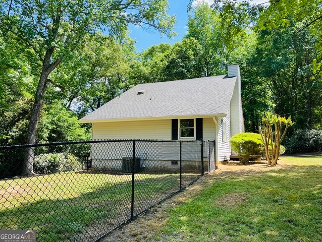 Building Photo - 2289 Roscoe Rd