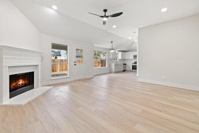 Building Photo - 1006 Cottonbowl Dr