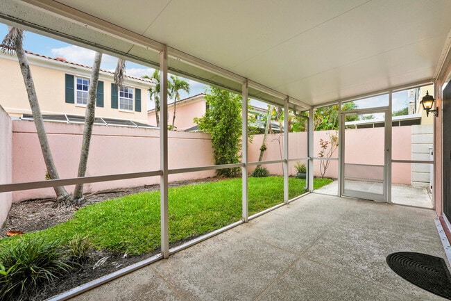 Building Photo - 2052 Tarpon Lake Way