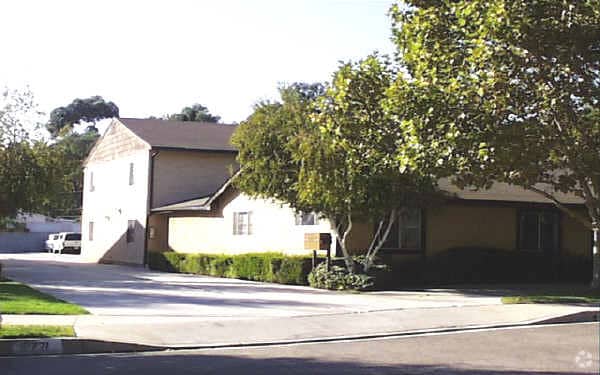 Primary Photo - 10725 Memory Park Ave