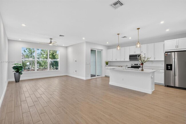 Building Photo - 3595 NW Solange Ct