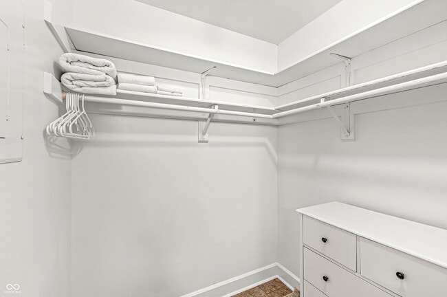 Building Photo - 230 E 9th St