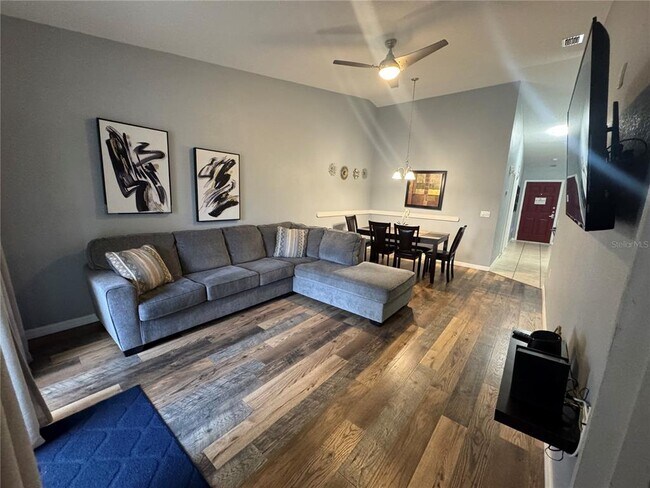 Building Photo - 2802 Club Cortile Cir