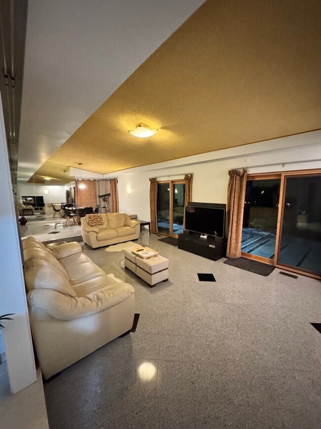 Building Photo - 3848 McDivitt Dr