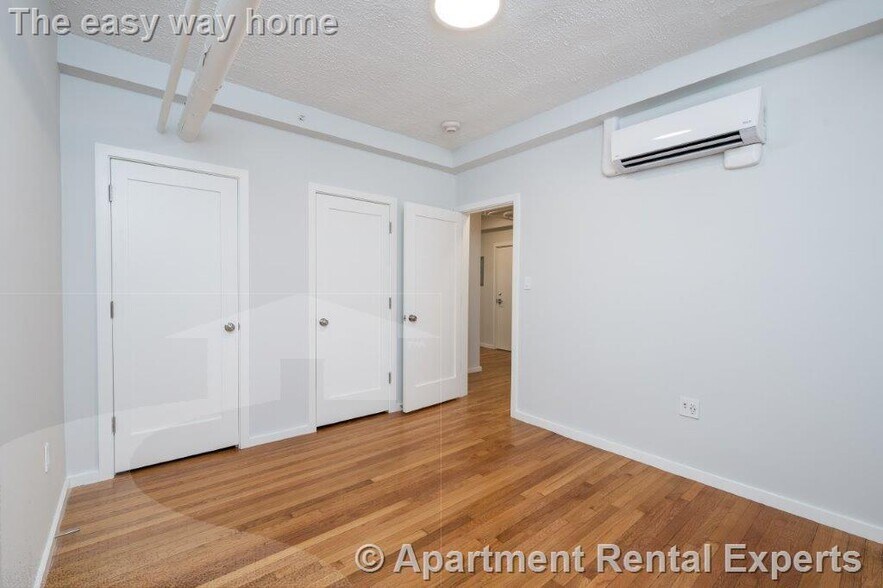 Building Photo - 19 Forest St