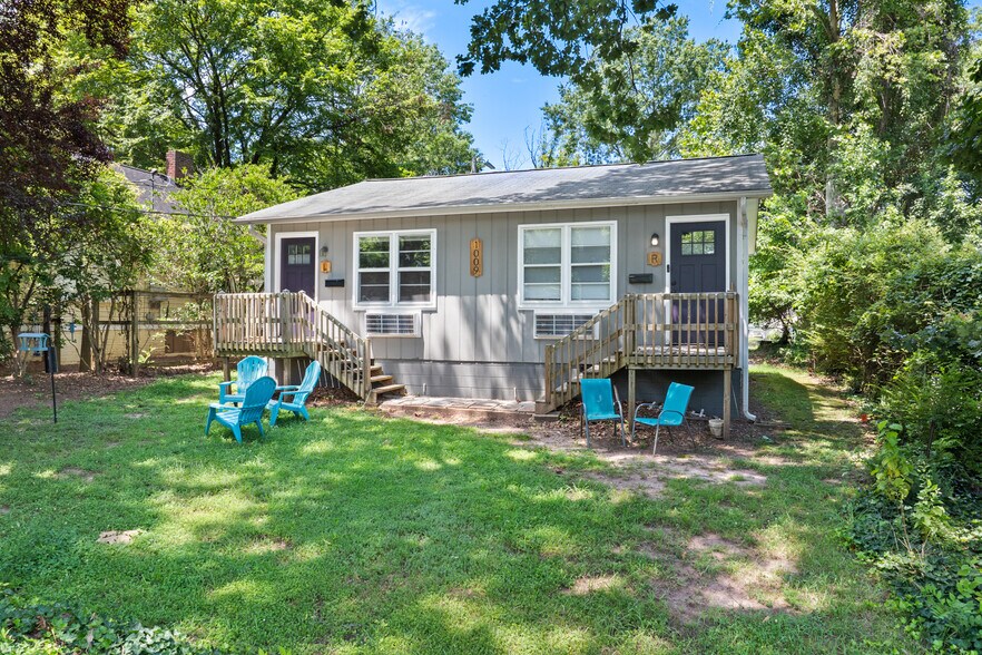 Exterior, Street Side - 1009 N Buchanan Blvd