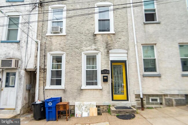 Building Photo - 4708 Fowler St