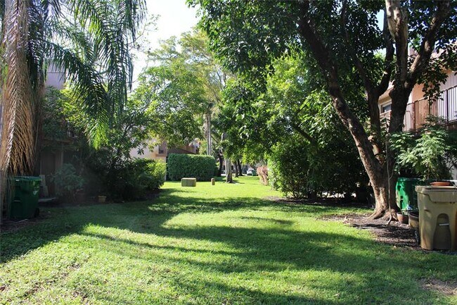 Building Photo - 42 Matador Ln