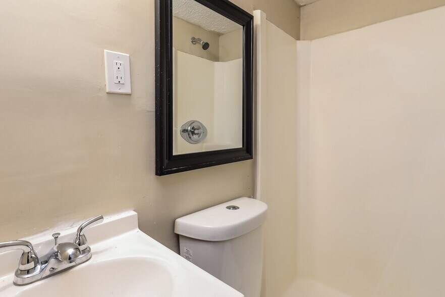 Building Photo - 17 E Wedgewood Cir