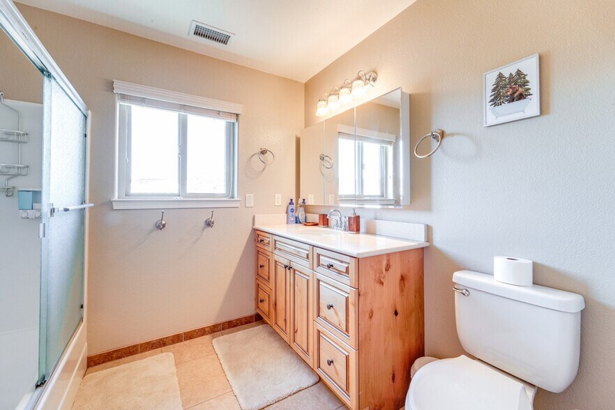 Building Photo - 799 Lookout Point Cir