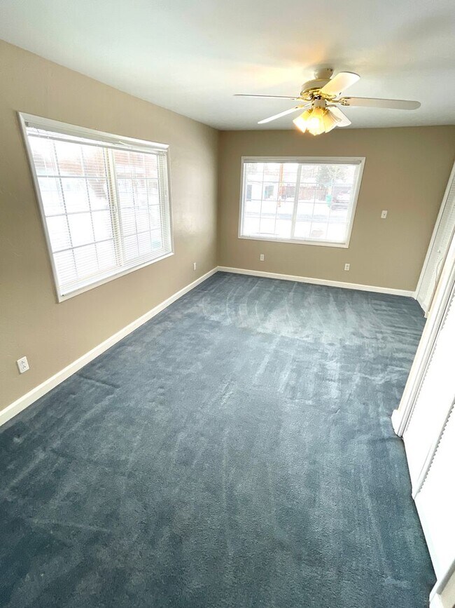 Building Photo - Three bedroom, Two bath House