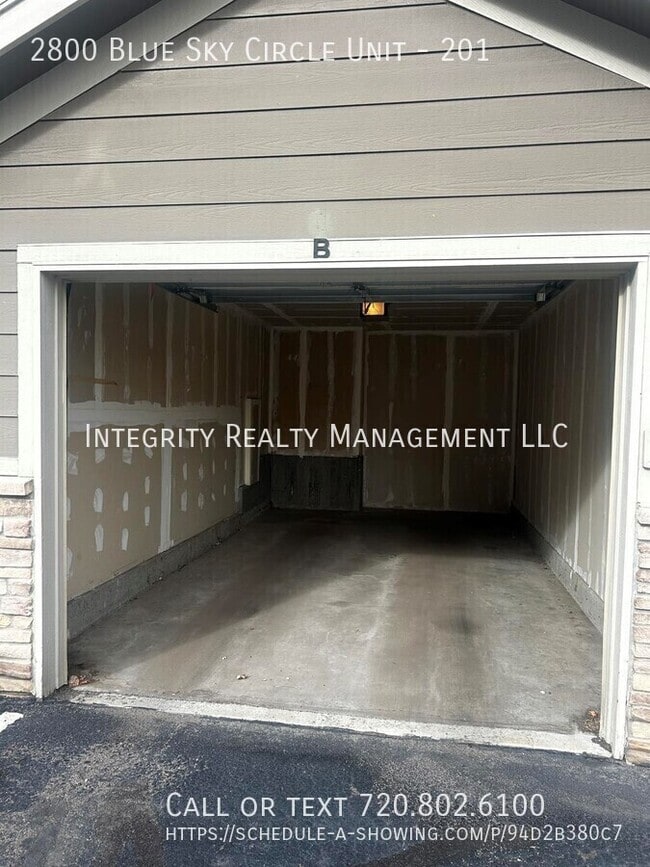 Building Photo - 2800 Blue Sky Cir