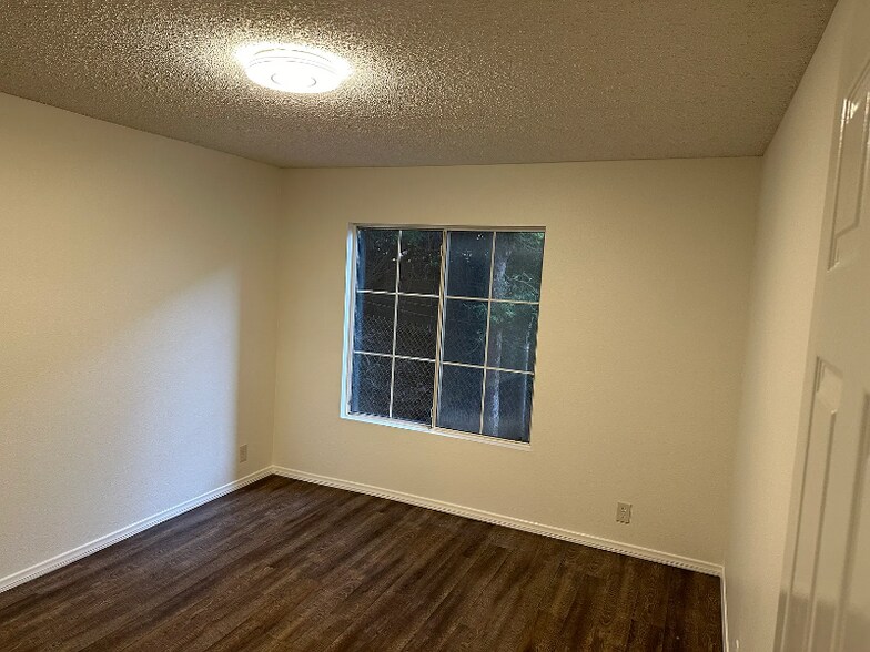 Building Photo - 3078 Broadway