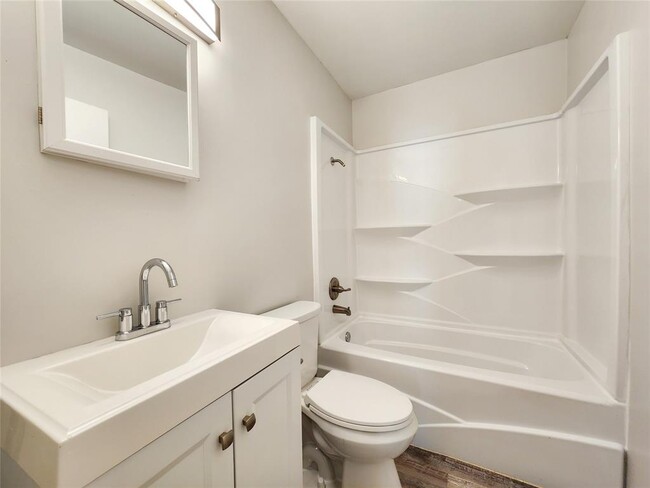 Building Photo - 8312 Lavender St