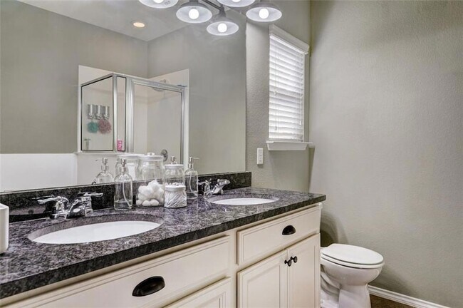 Building Photo - 645 Sierra Mar Lp