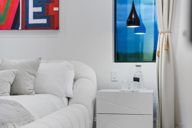 Building Photo - 220 S Swinton Ave