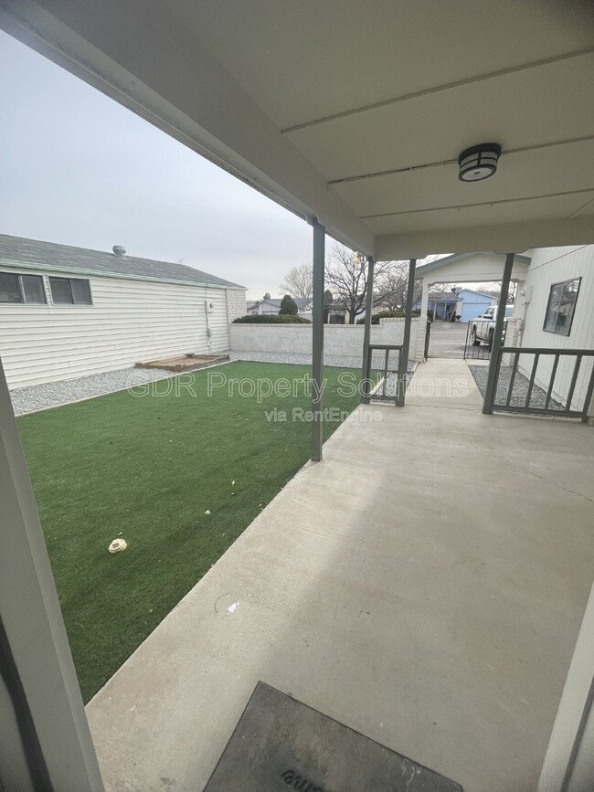Building Photo - 4733 Platinum Dr NE