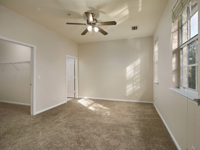 Building Photo - 463 School House Rd