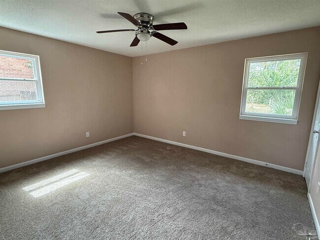 Building Photo - 7845 Le Jeune Dr