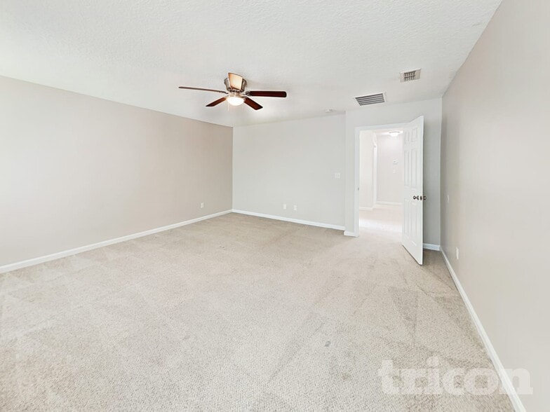 Building Photo - 11982 Alexandra Dr