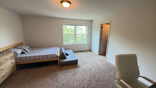 Building Photo - Beautiful 3 Bedroom Townhome in Elizabethtown!